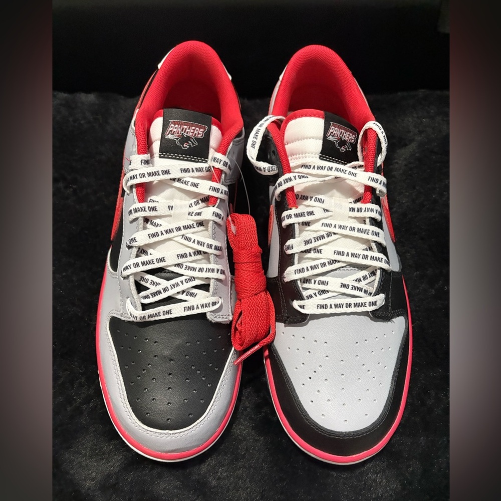 ***NEW*** Men's Nike Dunks Black, Gray and Red Sneakers